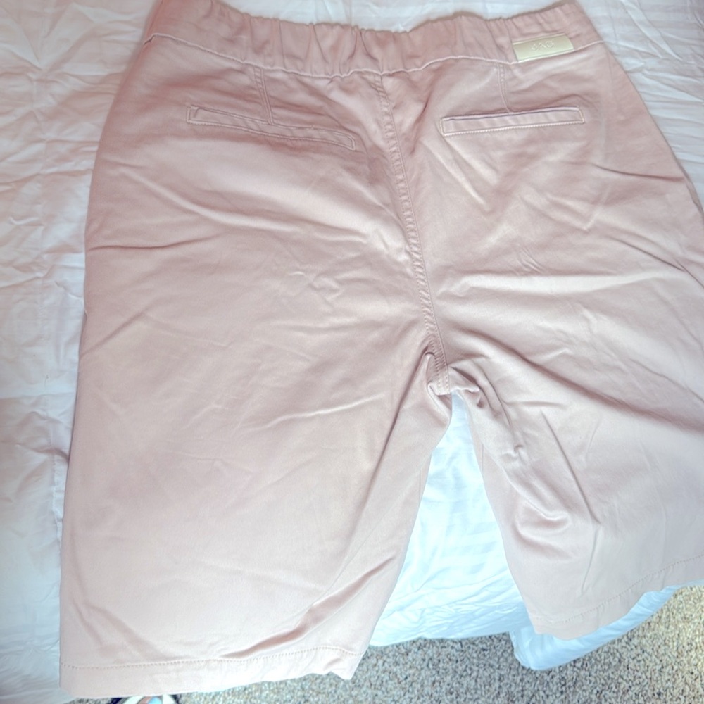 Like new Jag Jeans Soft Pink ladies Bermuda shorts size 12. Rarely worn